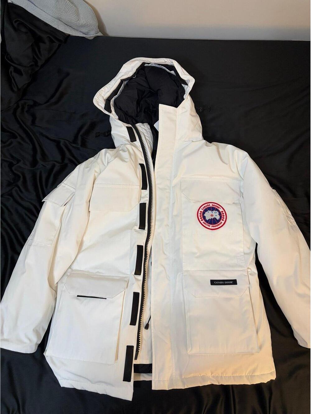 Canada Goose Expedition Parka White Men’s Medium New With Tags